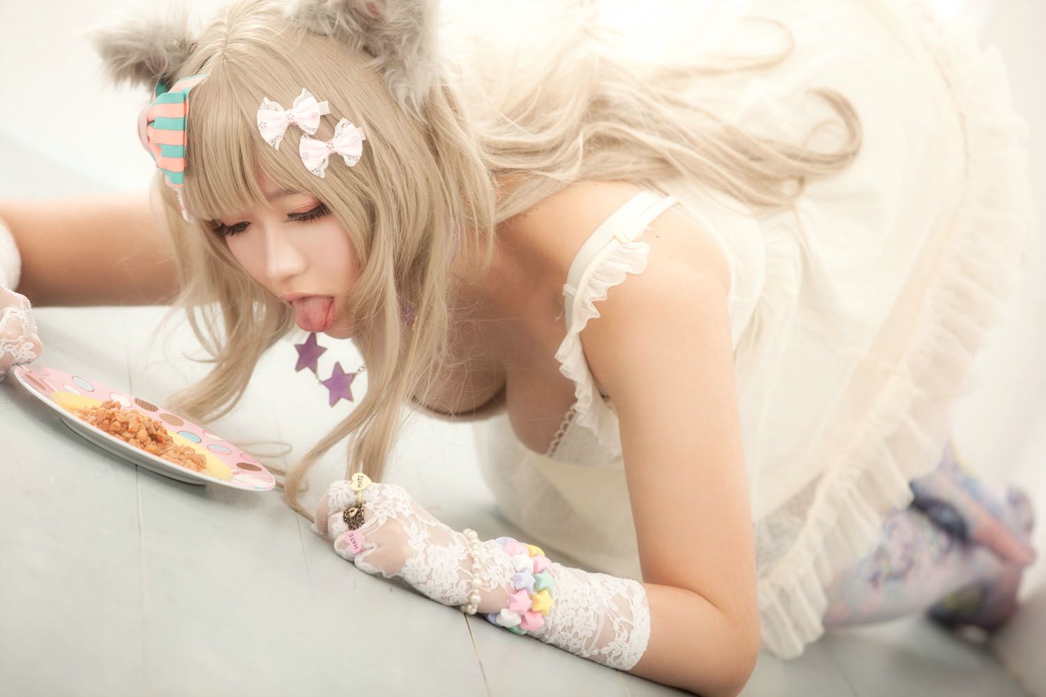 Сестра Косплеерша Мастурбирует Вибратором Корова