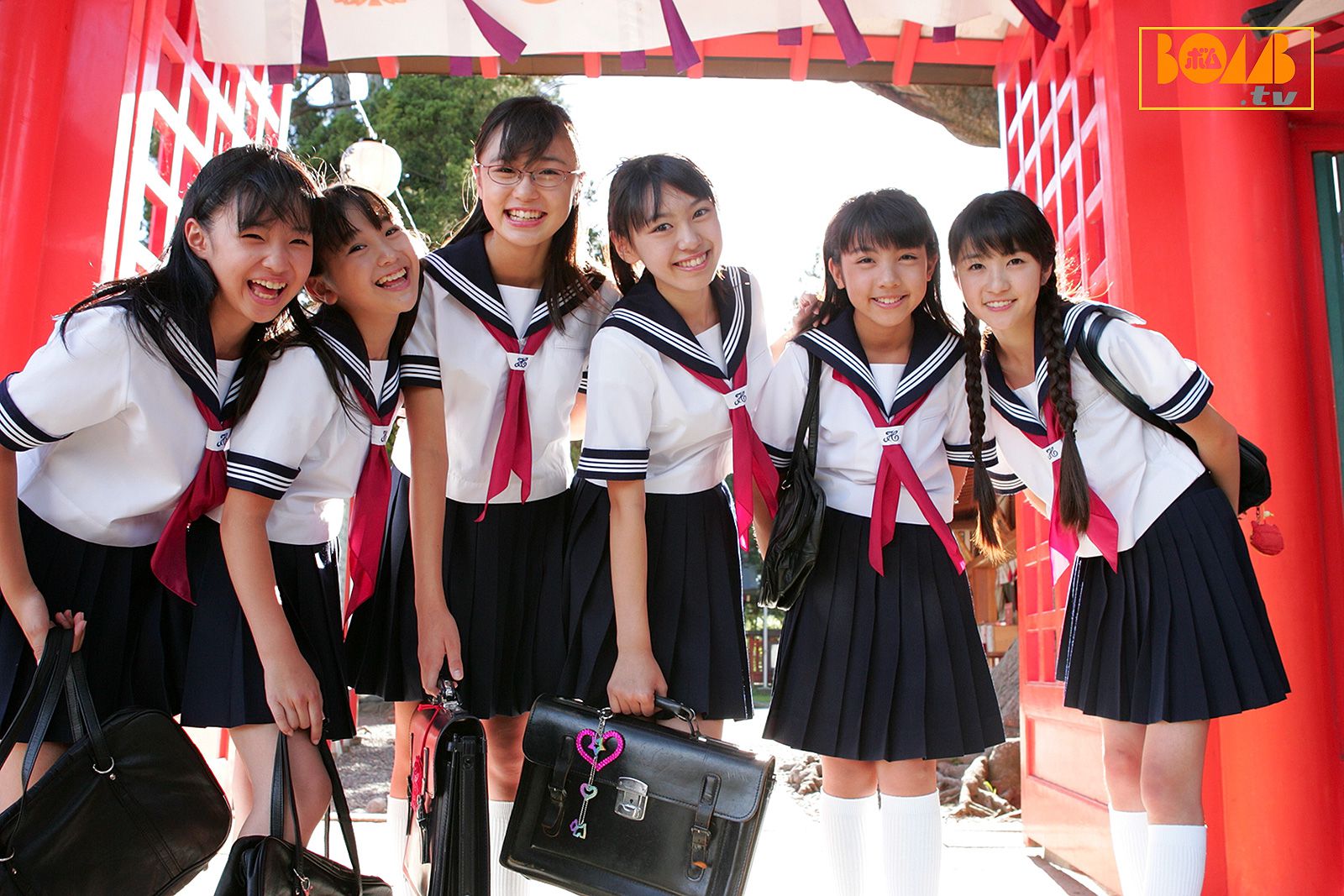 Japanese Schoolgirl Pics